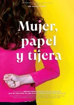 Mujer, papel y tijera